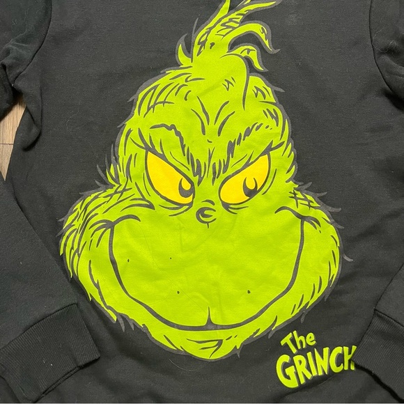 The Grinch Graphic Sweatshirt Printed Black Green Long Sleeve Pullover Festive S - Picture 5 of 8